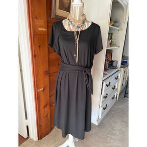 Piphany NWT Large Black Short Sleeve Side Slits Attached Tie Waste Belt Dress